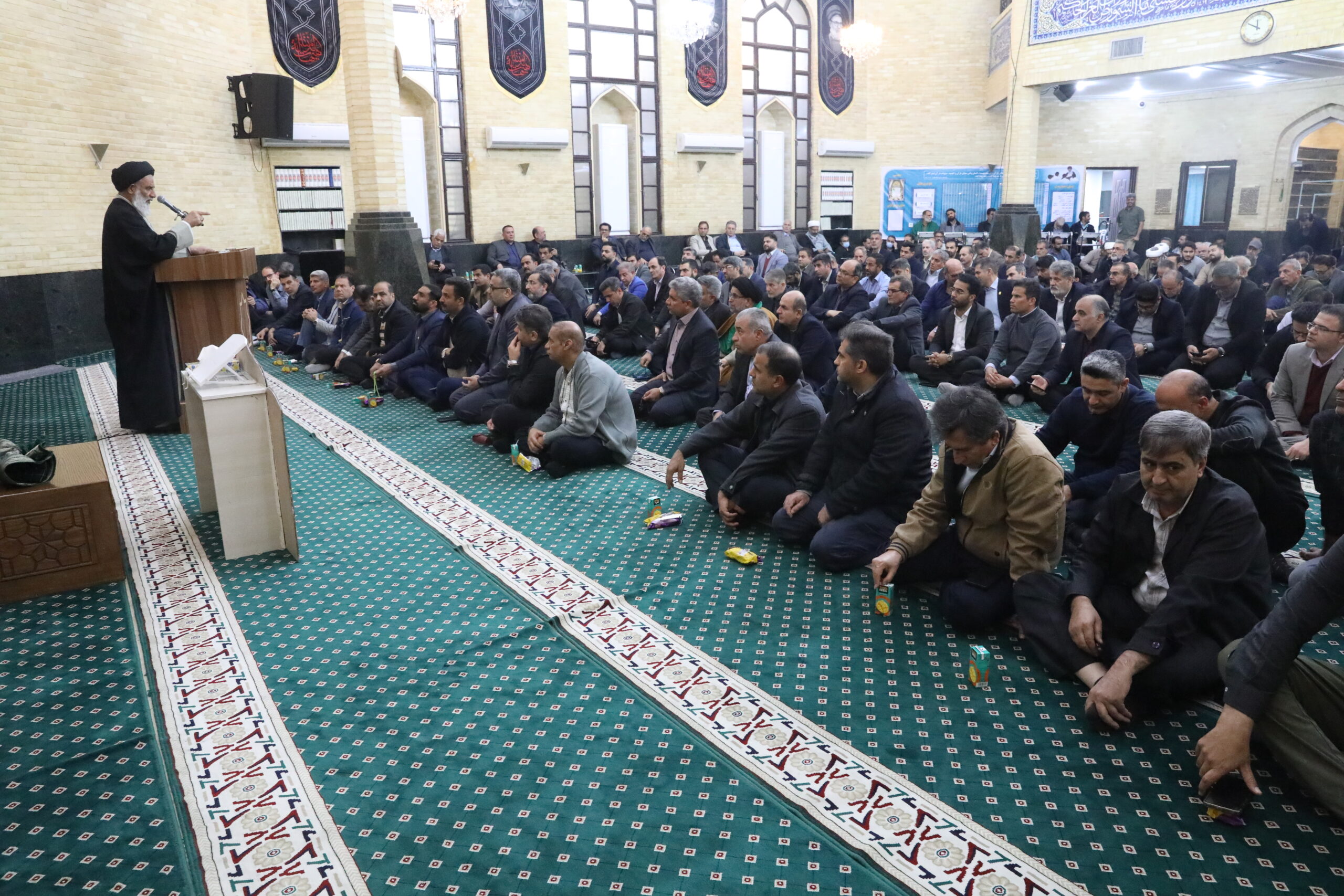 جشن میلاد مولود کعبه در شرکت توسعه نیشکر برگزار شد/صنعت نیشکر از برکات انقلاب اسلامی است