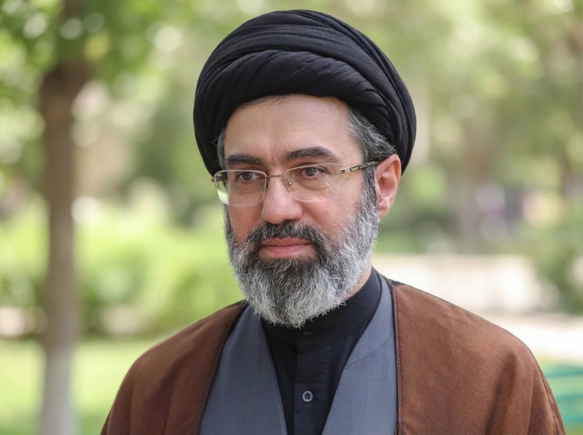 رهبر انقلاب اسلامی در پیام نوروزی خود ضمن تبریک سال نو و عید فطر تبیین کردند: ابعاد نقش‌آفرینی در سال «اقتصاد مقاومتی در سایه وحدت ملّی و امنیّت ملّی»