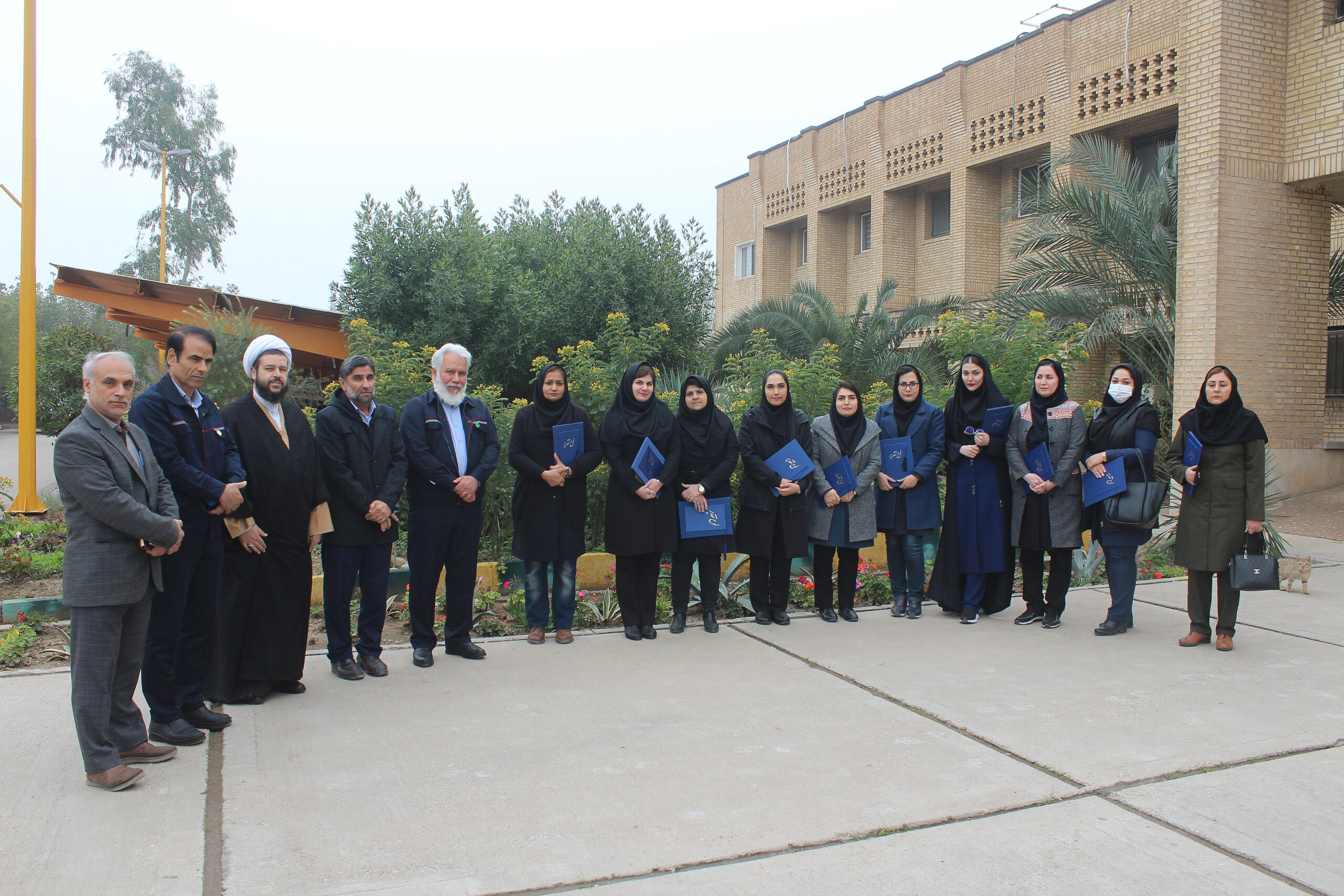 تقدیر از بانوان شاغل در کشت و صنعت دعبل خزاعی