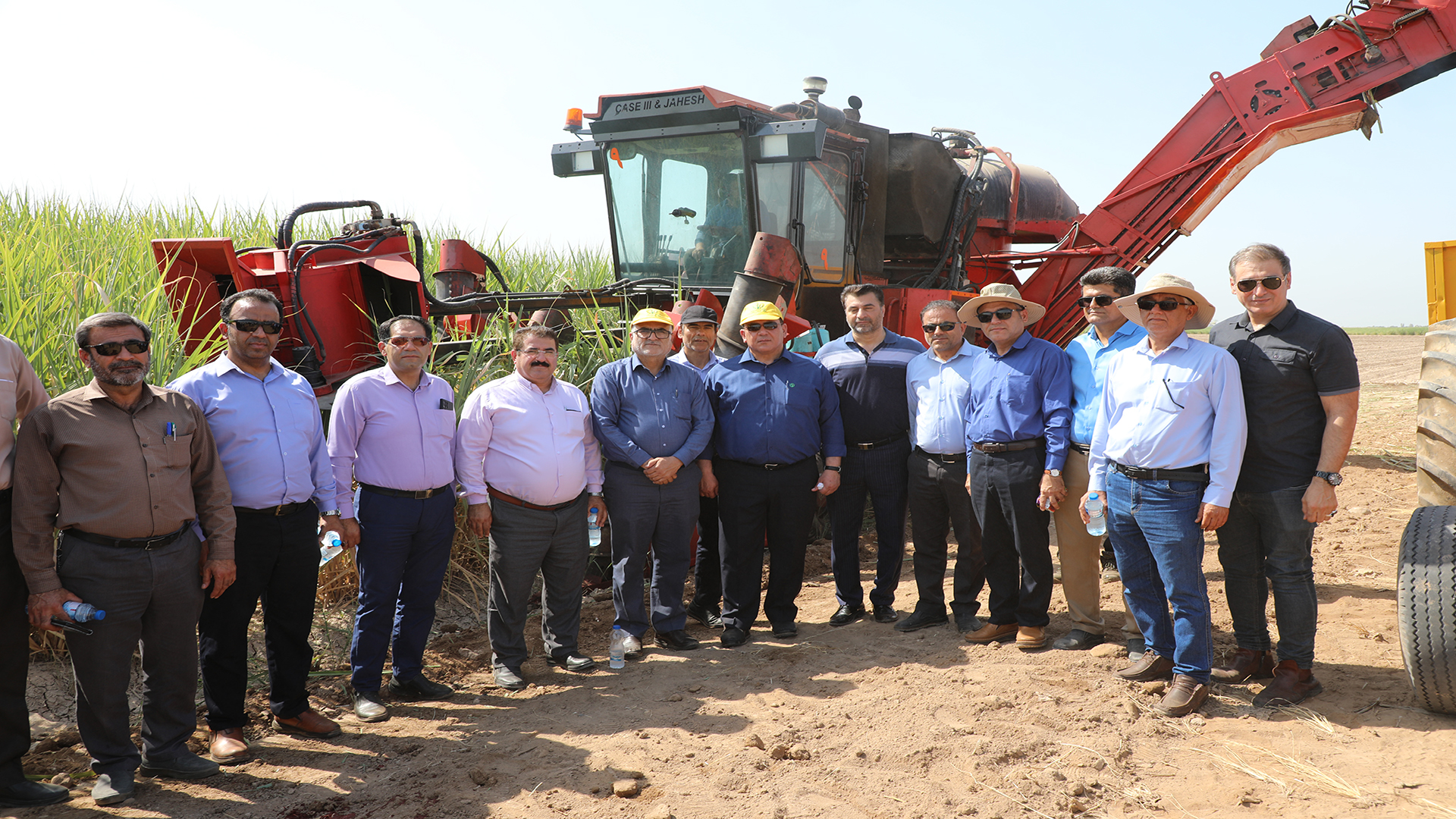 آغاز عملیات کشت نیشکر با امید به برکت وفراوانی در برداشت