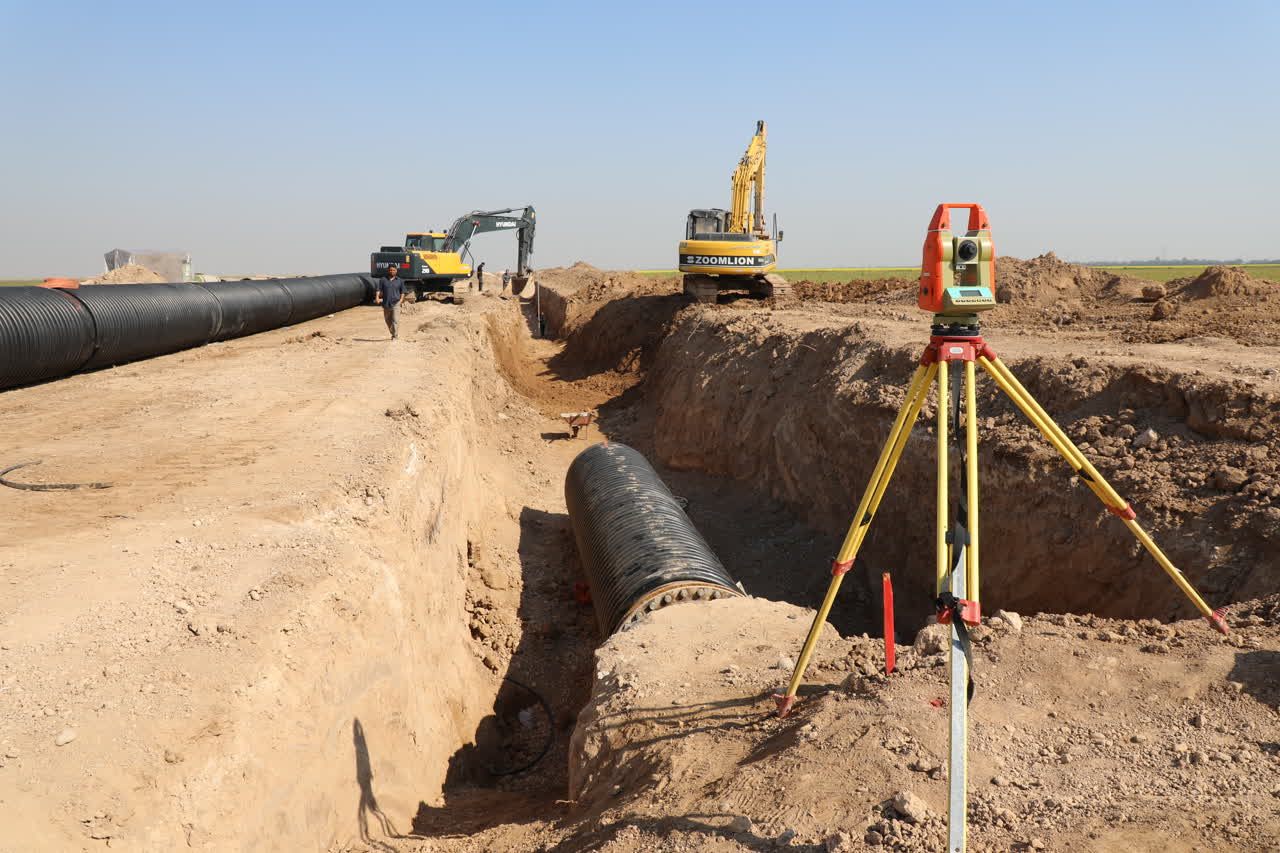 “تعویض لوله های آبیاری کشاورزی به همت کارکنان پر تلاش کشت و صنعت دعبل خزاعی” “تعویض لوله های آبیاری کشاورزی به همت کارکنان پر تلاش کشت و صنعت دعبل خزاعی”