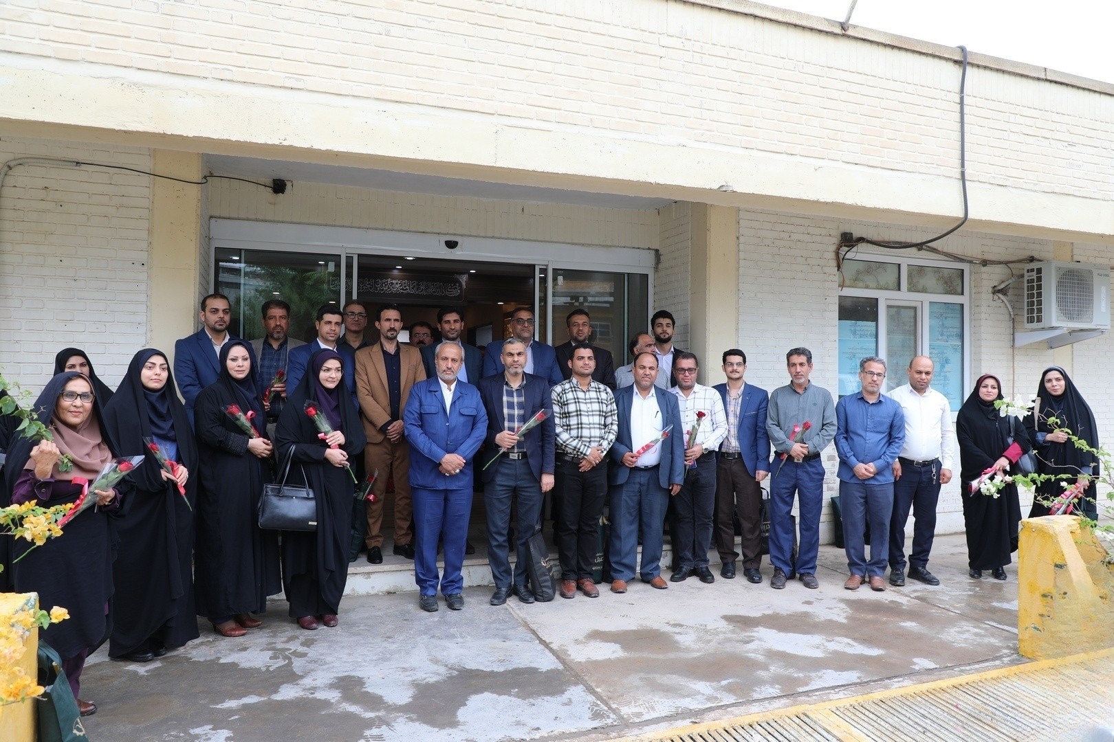 بازدید کادر اداره آموزش و پرورش کارون از کشت و صنعت دعبل خزاعی بازدید کادر اداره آموزش و پرورش کارون از کشت و صنعت دعبل خزاعی