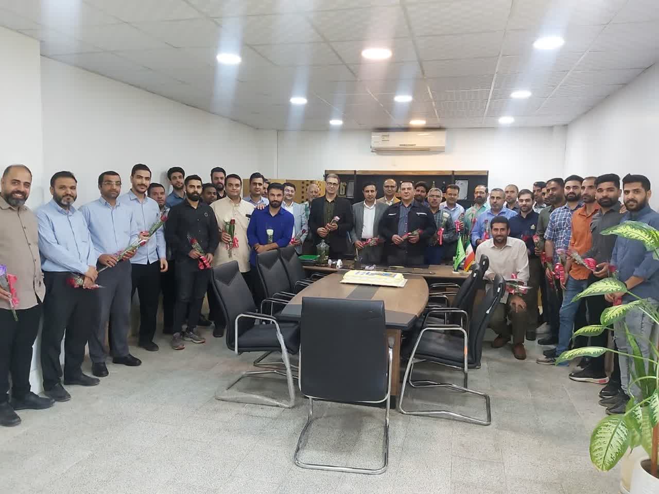 “تقدیر از کارکنان منابع انسانی در کشت و صنعت دعبل خزاعی” “تقدیر از کارکنان منابع انسانی در کشت و صنعت دعبل خزاعی”