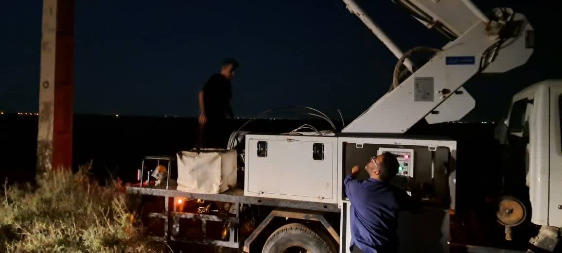 تلاشگران سنگر تولید ،روز و شب نمی شناسند تلاشگران سنگر تولید ،روز و شب نمی شناسند