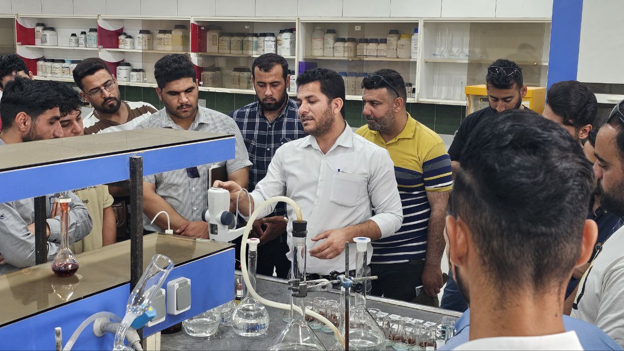 بازدید علمی دانشجویان و اساتید دانشکده ملی کشاورزی فنی و حرفه‌ای پسرانه شهرستان کارون از کشت و صنعت دعبل خزاعی