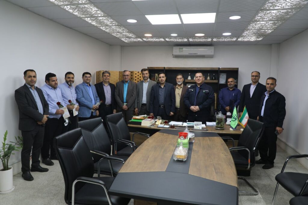 تجلیل از همکاران بیمه به مناسبت روز بیمه