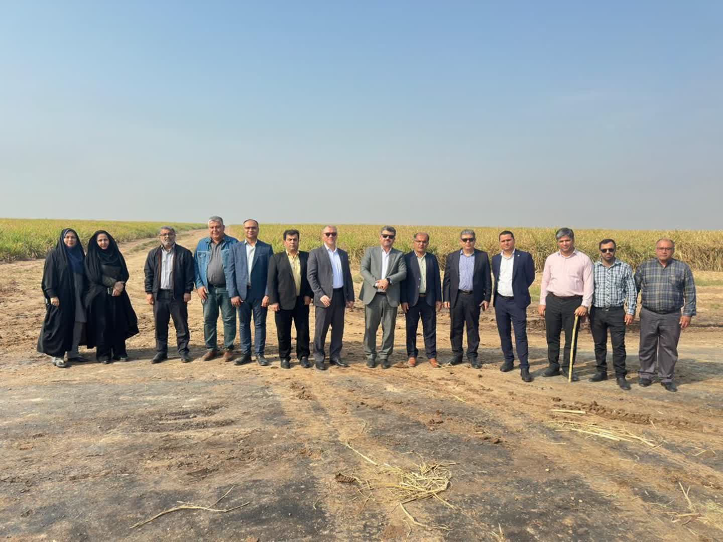 بازدید معاونین و کارشناسان سازمان تأمین‌اجتماعی خوزستان از ظرفیت‌های شرکت کشت و صنعت دعبل خزاعی
